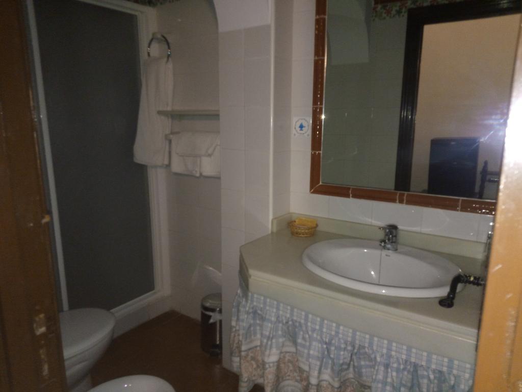 Hostal Gran Capitan Chipiona Luaran gambar