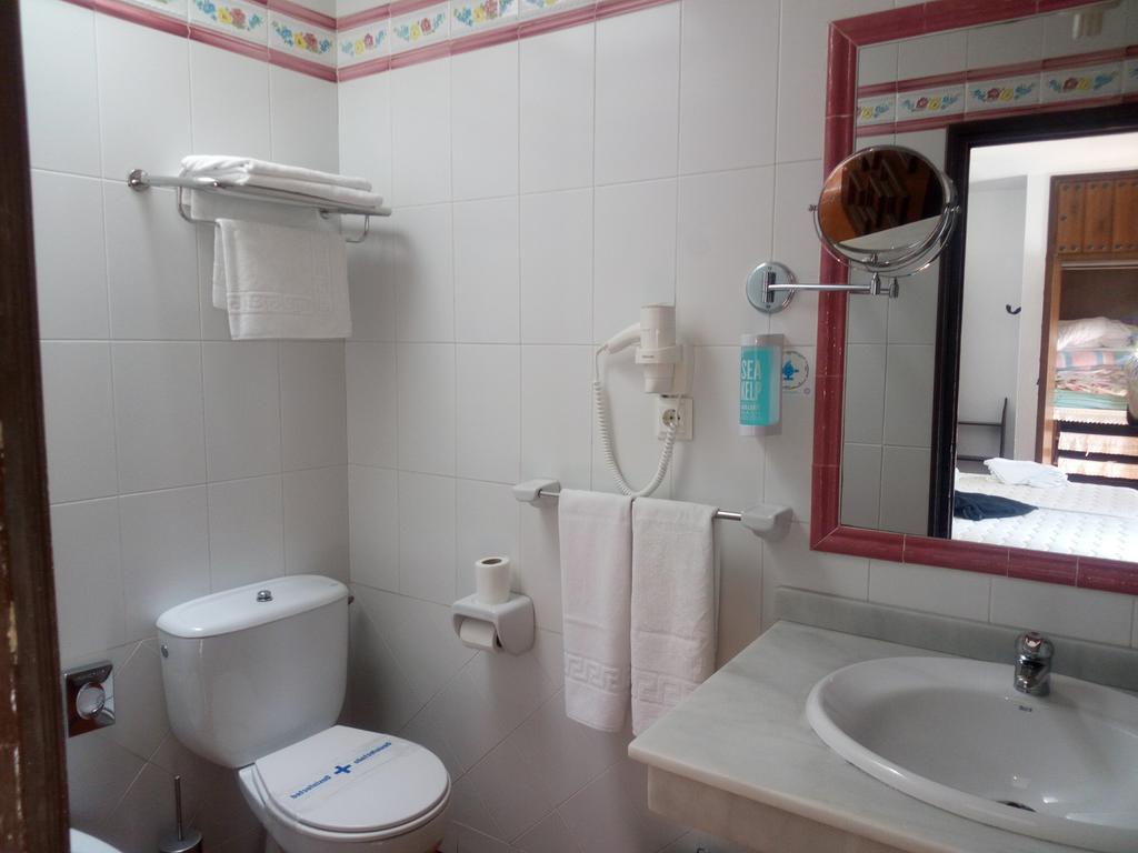 Hostal Gran Capitan Chipiona Luaran gambar